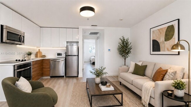 Building Photo - 820 15th St Unit 103