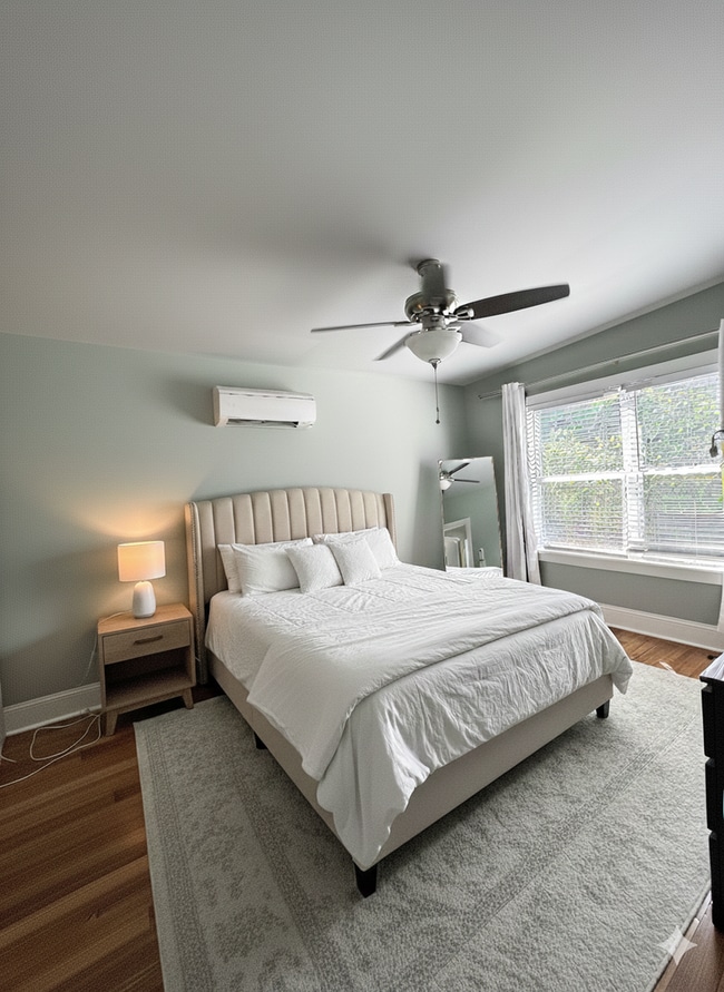 Building Photo - Luxury Student Living- 4BR/4BA Townhome Near UGA (Available Fall 2026)