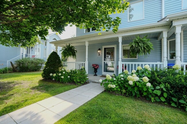 Photo - 5 Valleymede Ct