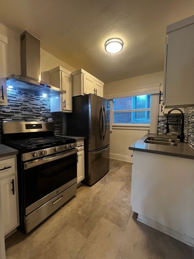 Building Photo - MOVE IN SPECIAL - Modern DTLB living with ... Unit 707 Rental