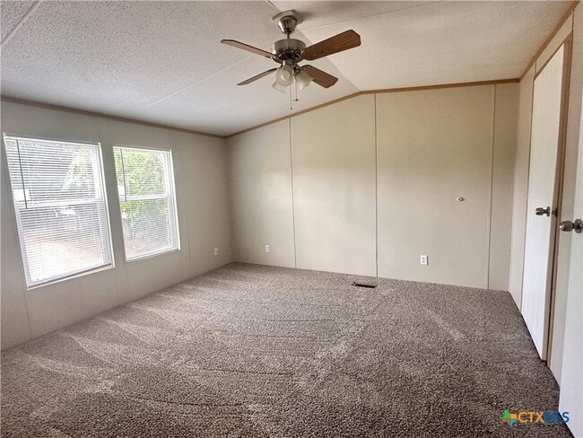 Building Photo - 208 Picasso Dr