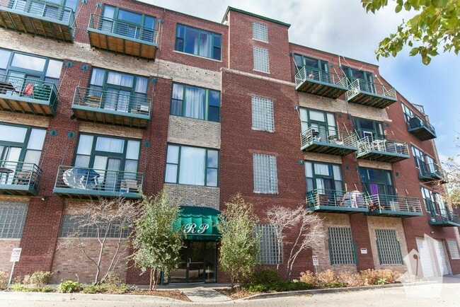 Photo - 2222 W Diversey Ave Unidad 306