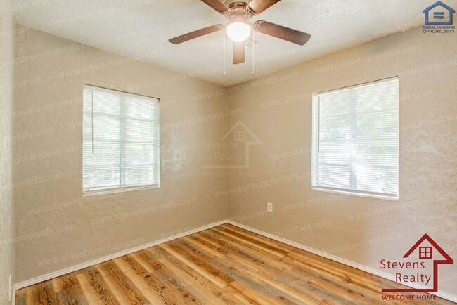 Photo - 1303 NW Taylor Ave