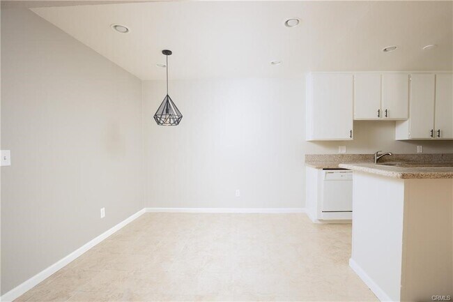 Photo - 1101 W MacArthur Blvd Unit 222
