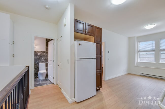 Photo - Bright 2 Bedroom Basement Suite in Quiet Cloverdale Location All Utilities Included Unit Coach House