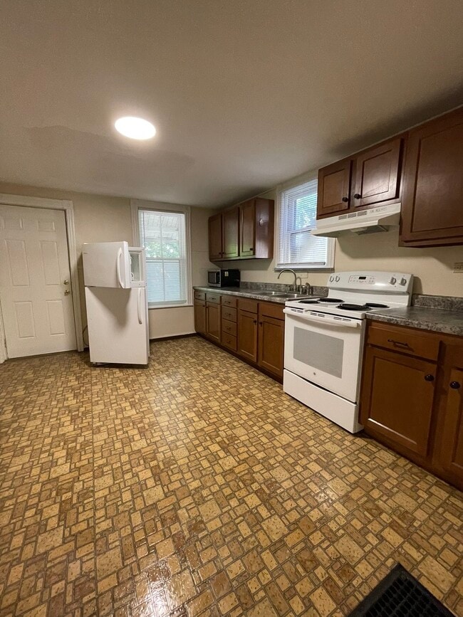 513 8th Ave Unit 1