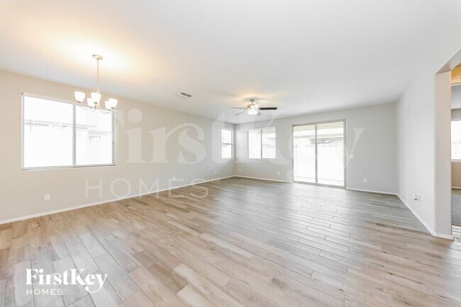 Photo - 18530 W Robin Ln