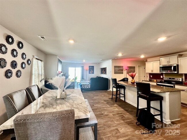 Photo - 1605 Blue Velvet Ln Casa