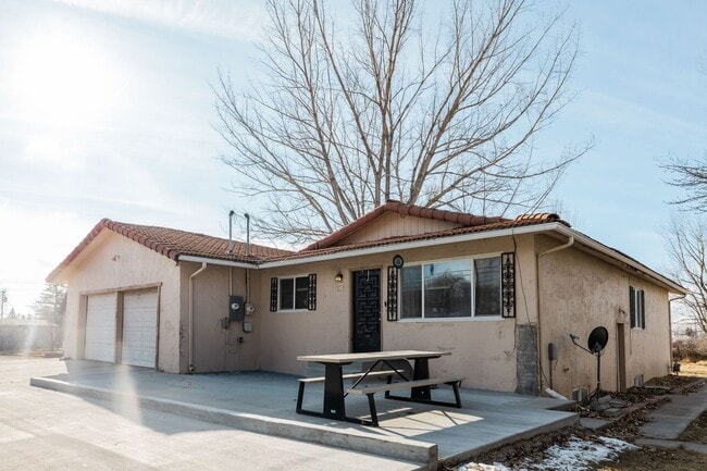 Building Photo - 271 N 3rd W Unit #2