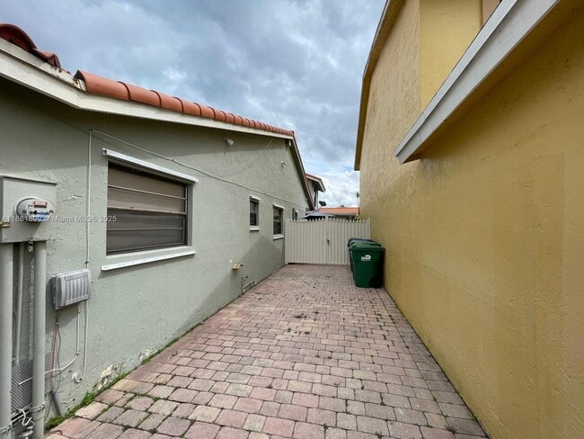 Photo - 9922 SW 2nd St Unit B