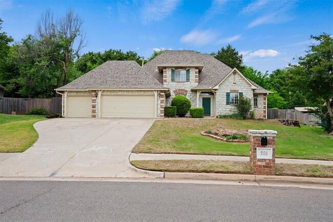 Building Photo - 205 Berkshire Dr