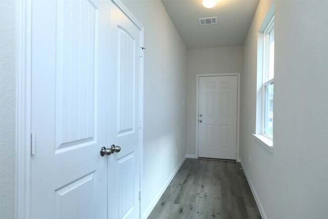 Photo - 2528 Westslope Dr