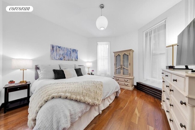 Photo - 401 W End Ave