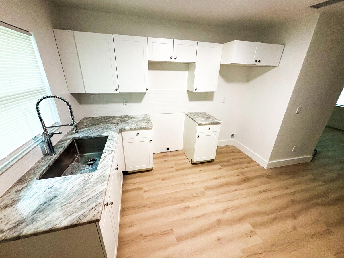 Photo - 2147 Sibley Ave