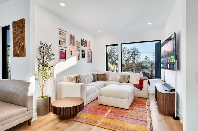 Photo - 554 Rosedale Ave Unit ID1239914P