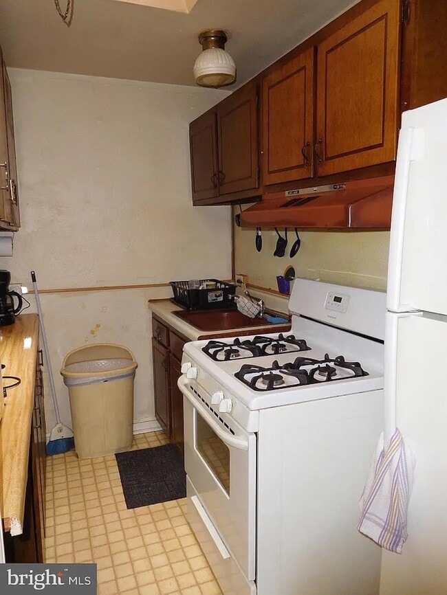 Photo - 5703 Charles St Unit 2