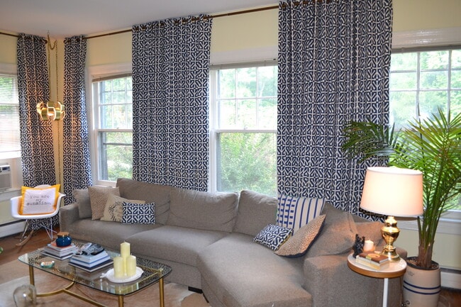 LR3 - 2250 Cathedral Ave NW Unit 2
