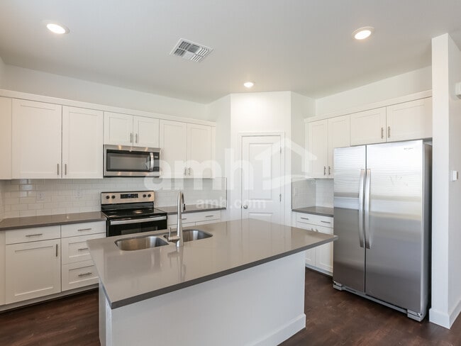 Photo - 8851 N 171st Dr