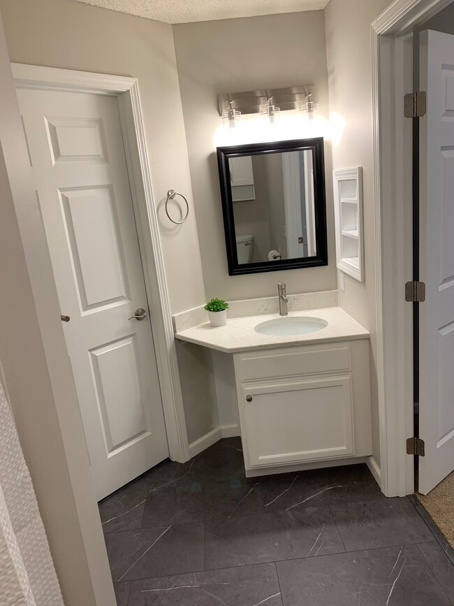 Photo - 1321 Lake Dr W Unit 313