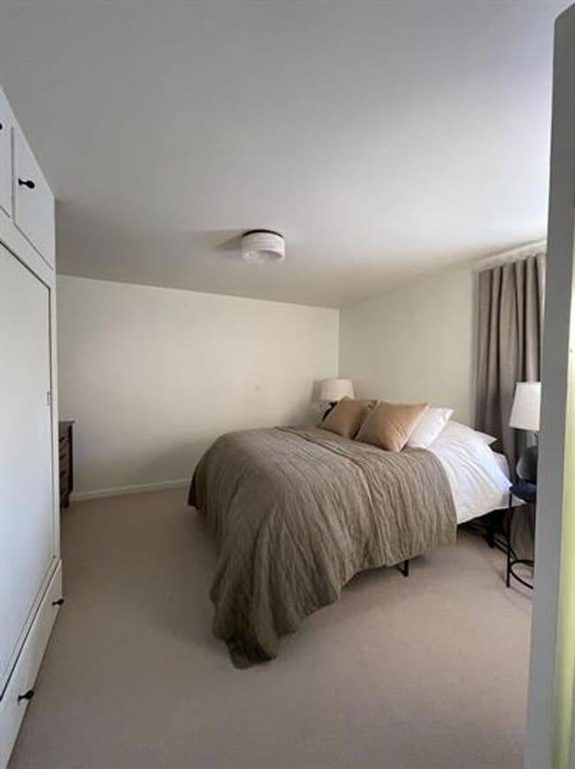 Photo - Beautiful remodeled 2 bedroom, 1 bath house on Rouse Ave.