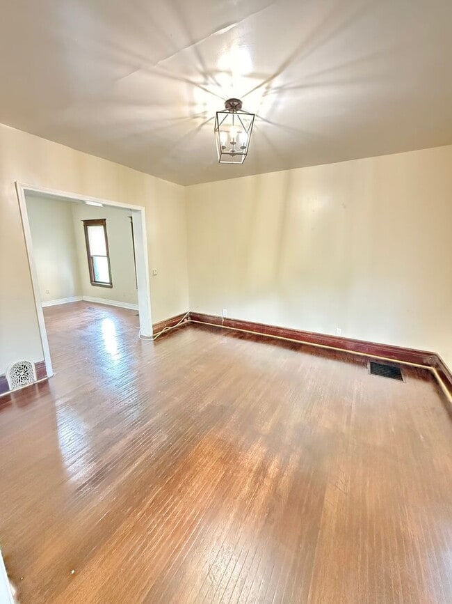 4/2 Single Family Home | Hardwood Floors |... - 4/2 Single Family Home | Hardwood Floors |...