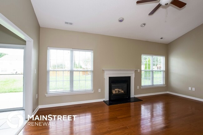 Photo - 11717 Black Maple Ave