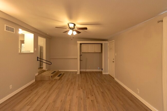 Photo - 3212 Wenz Ave