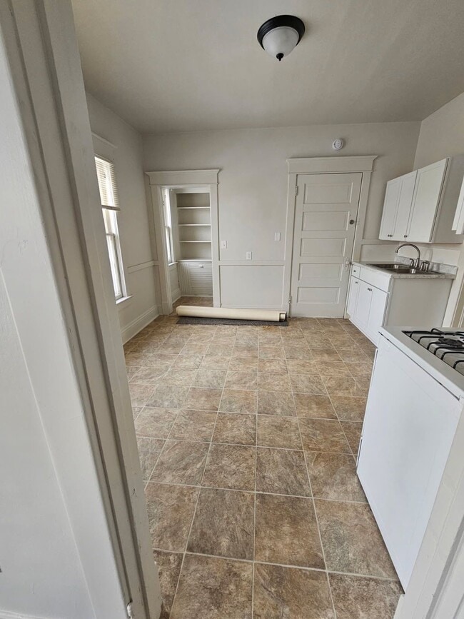 Photo - 226 13th St N