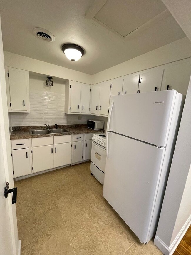 Photo - N Ellis Unit 333 N Ellis St - F