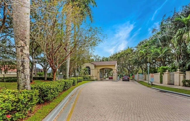 Photo - 5350 SW 33rd Ave