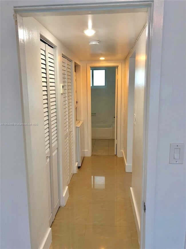Photo - 8227 Crespi Blvd Unit 3
