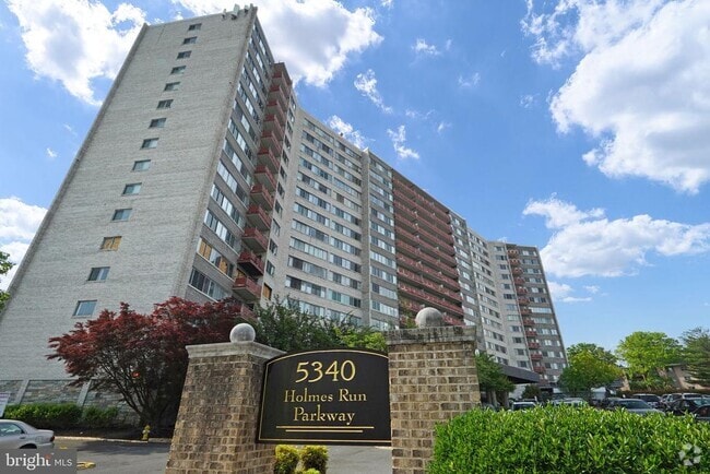 Building Photo - 5340 Holmes Run Pkwy Unit 1503 Rental