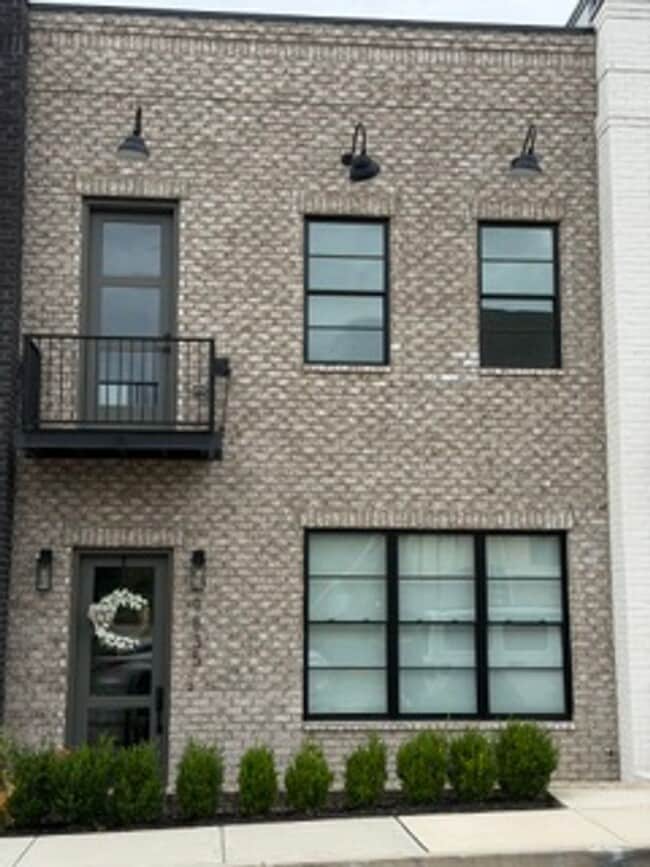 Knoxville 37922 - 2 bedroom, 2.5 bath Townhome in Northshore Town Center - Contact Ed Johnson (86... - Knoxville 37922 - 2 bedroom, 2.5 bath Townhome in Northshore Town Center - Contact Ed Johnson (86...