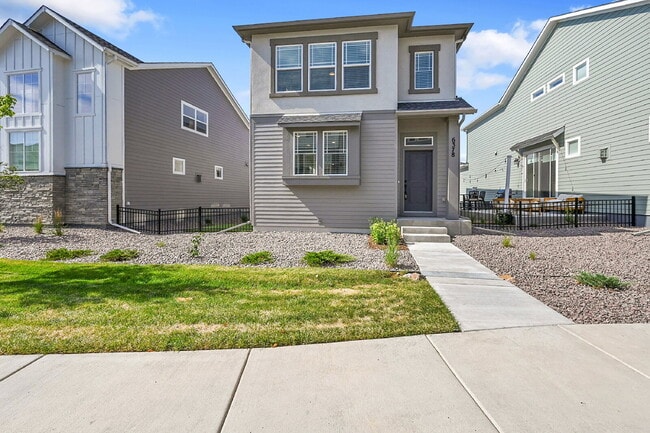 Building Photo - $2,495.00, 3 bed,2.5 bath located in Color... Rental
