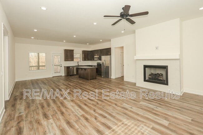 Photo - 12 Celtic Dr