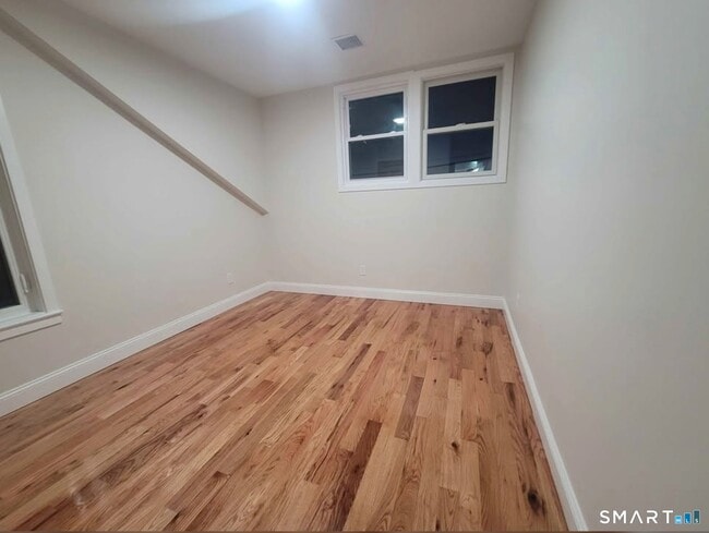 Photo - 564 Fairfield Ave