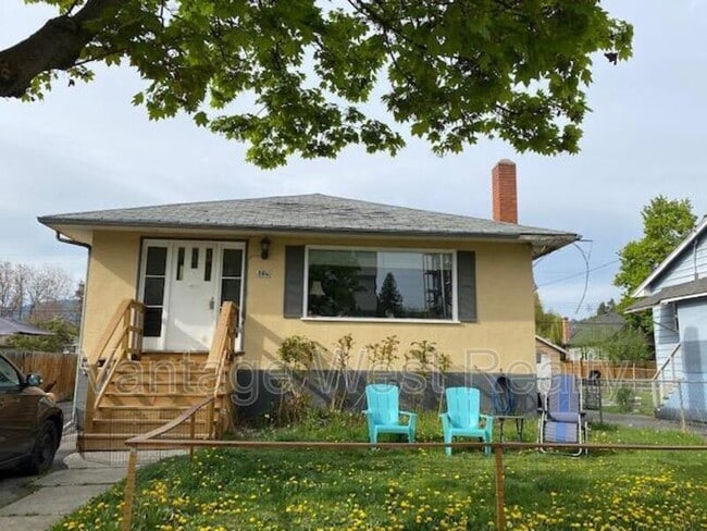 Building Photo - 804 Leon Ave