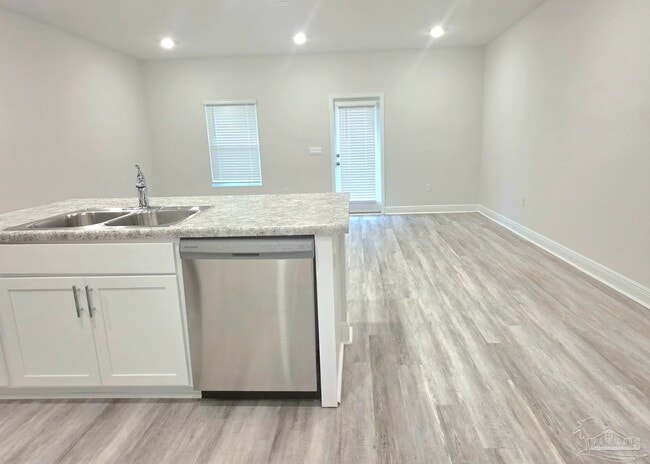 Photo - 1306 Leeway Dr