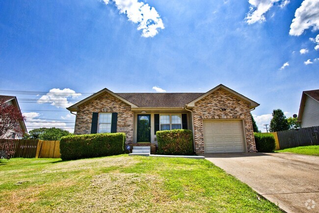 Building Photo - BEAUTIFUL HOME NEAR FORT CAMPBELL