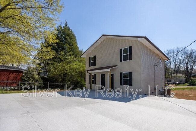 Photo - 507-509 Young St Townhome