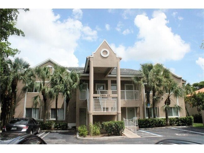 Building Photo - 11607 Royal Palm Blvd Unit 11607