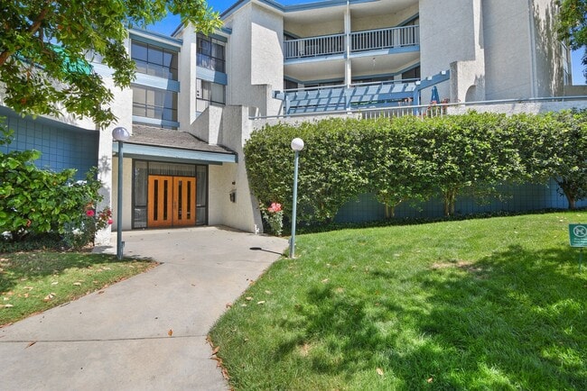 Photo - Beautiful 2B | 2B Condo in Los Feliz!