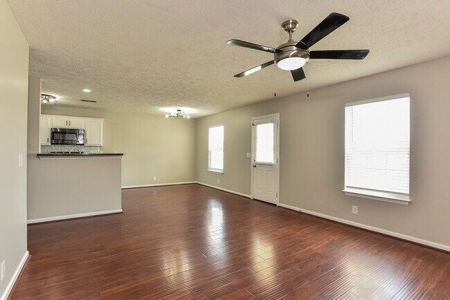 Photo - 105 Meigs Dr