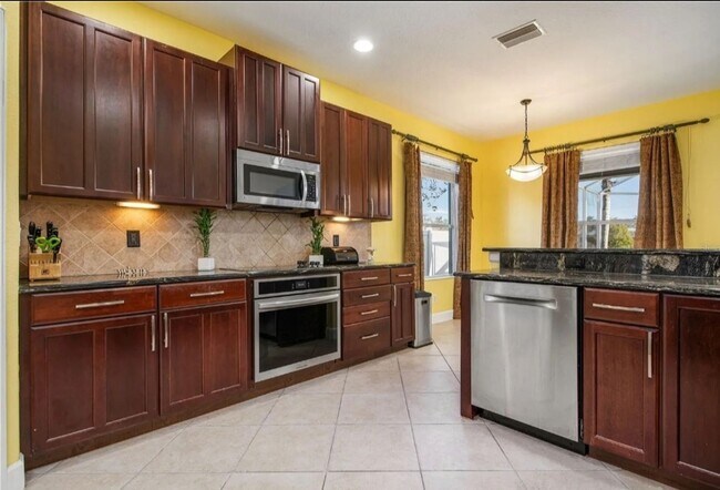 Photo - NORTH PORT - Rare Waterfront 4 bedroom poo...