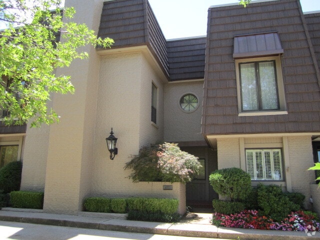 Building Photo - 4112 Coletta Dr Unit 4112 Rental