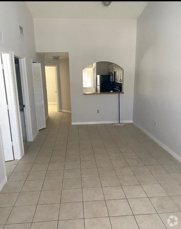 Building Photo - 1300 SE 31st Ct Rental