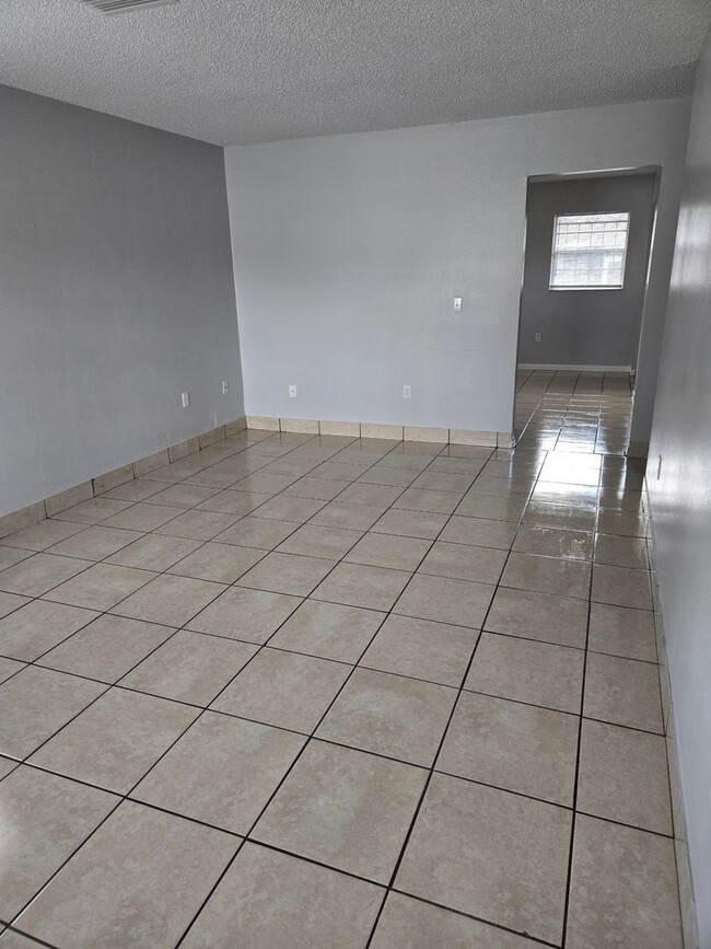 Photo - Central Lakeland Duplex