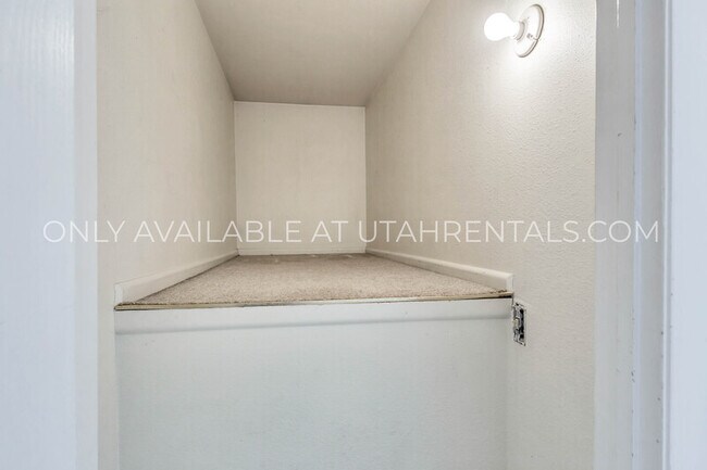 255 E Center St Unit 11