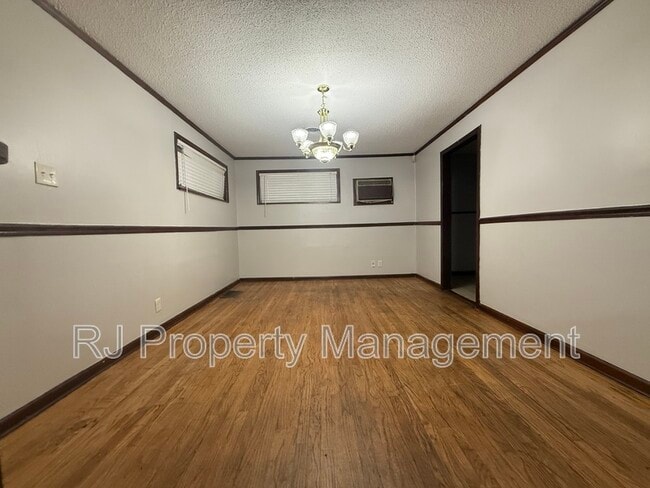 Photo - 1450 Gold Ave