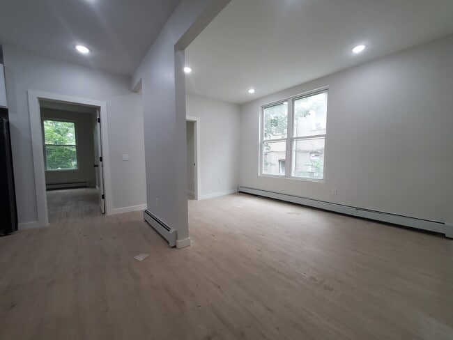 177 Van Nostrand Ave 1R - 174 Van Nostrand Ave Unit 1R